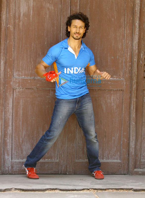 tiger shroff snapped at munna michael promotions 3