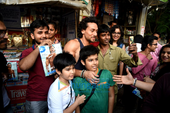 tiger shroff snapped buying gq magazine with him on cover 2