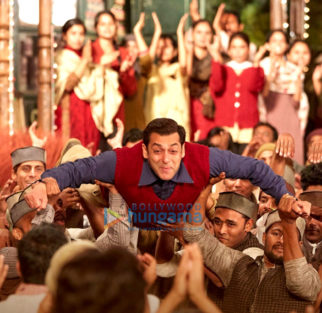 Movie Stills Of The Movie Tubelight