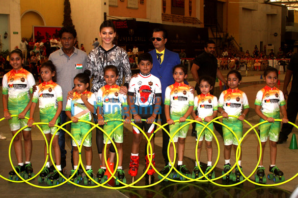 urvashi rautela graces the event to establish a world record for hula hooping while roller skating 2