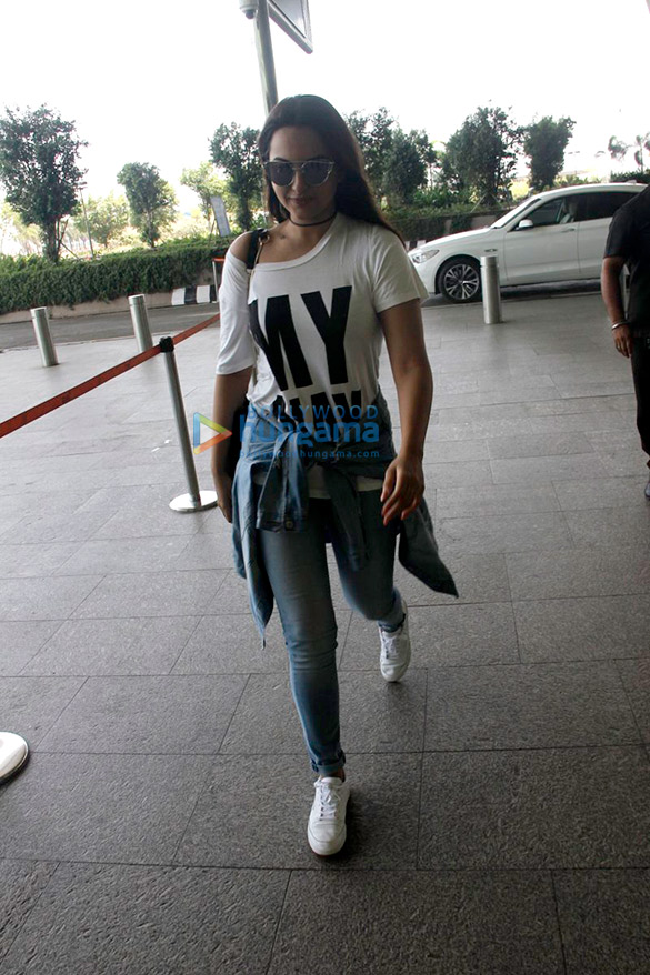 varun dhawan sonakshi sinha and others snapped at the airport 2