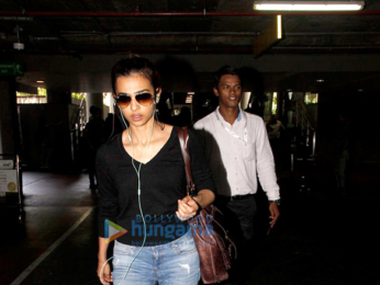 Varun Dhawan, Sonakshi Sinha and others snapped at the airport