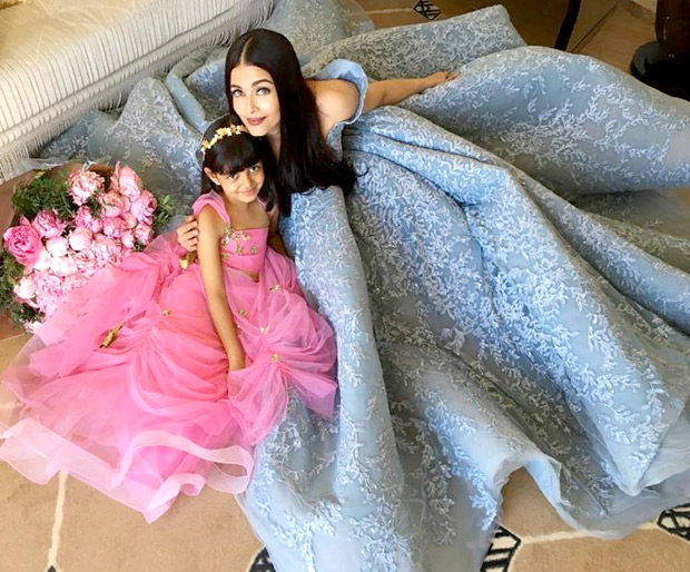 Watch Aaradhya Bachchan steals the limelight from mom Aishwarya Rai Bachchan during her Cannes 2017 appearance  (1)