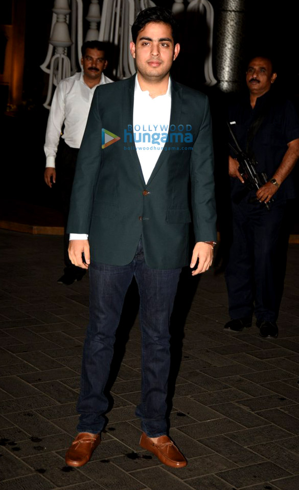 zaheer khan and sagarika ghatges engagement bash in mumbai 12