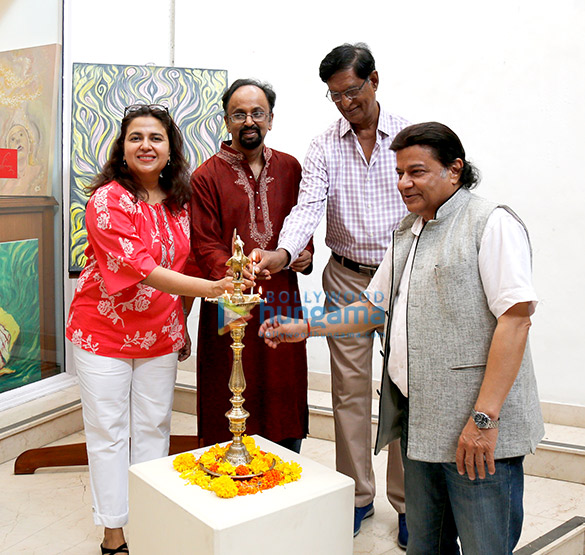 Anup Jalota inaugurates Kishore M Sali’s ‘See The Unseen’ art show
