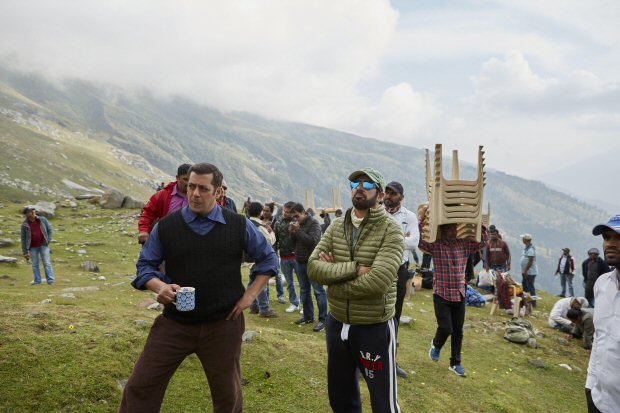 BEHIND THE SCENES Salman Khan and Kabir Khan working during the shoot of Tubelight1