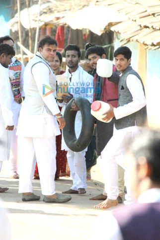 Movie Stills Of The Movie Duniya Khatam Ho Rahi Hai