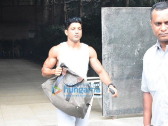 Farhan Akhtar snappped post his gym session in Bandra