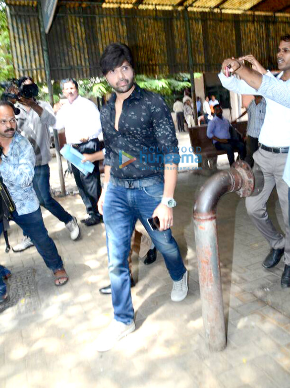 Himesh Reshammiya and his wife snapped in family court Himesh Reshammiya and his wife snapped in family court
