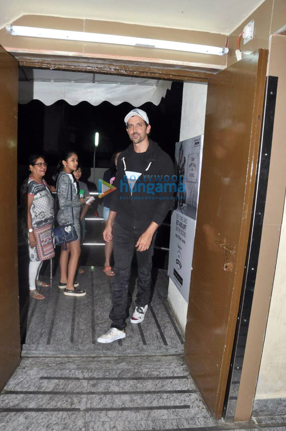 hrithik roshan sussanne roshan and their kids arrive for the screening of wonder woman at pvr juhu1 1