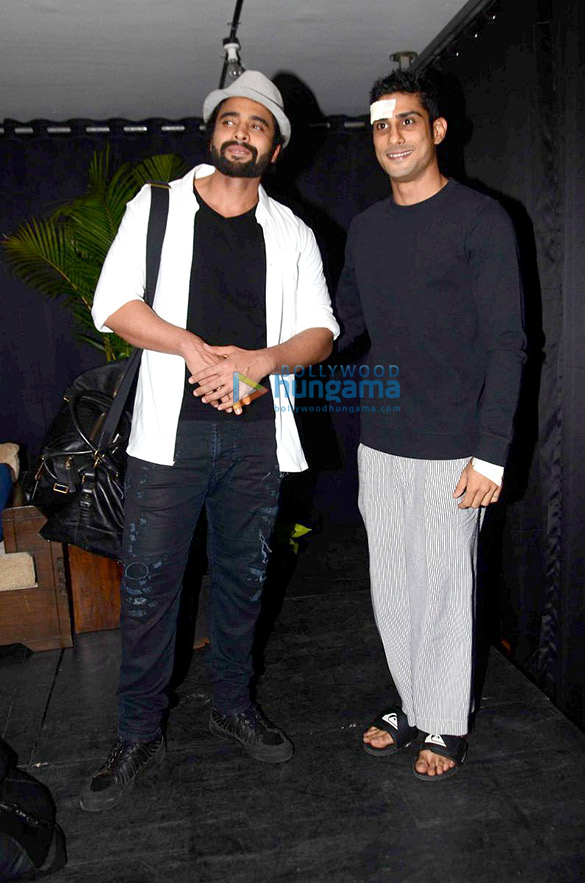 Jackky Bhagnani, Prateik Babbar and Gauahar Khan snapped post attending the play ‘Riddles’ Jackky Bhagnani, Prateik Babbar and Gauahar Khan snapped post attending the play ‘Riddles’
