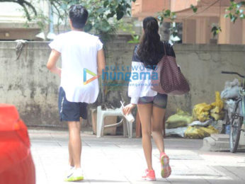 Jahnavi Kapoor snapped at the gym with a mystery guy as he hides from paparazzi