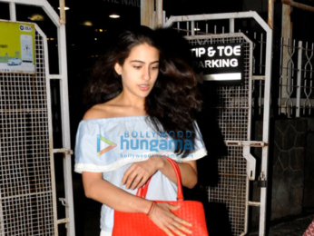 Jhanvi Kapoor and Sara Ali Khan snapped post their salon session in Juhu