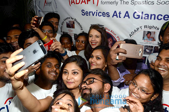 kalki koechlin interacts with special kids from ngo adapt 3