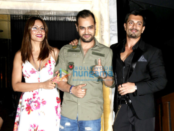 Karan Singh Grover and Bipasha snapped post dinner at Arth Lounge