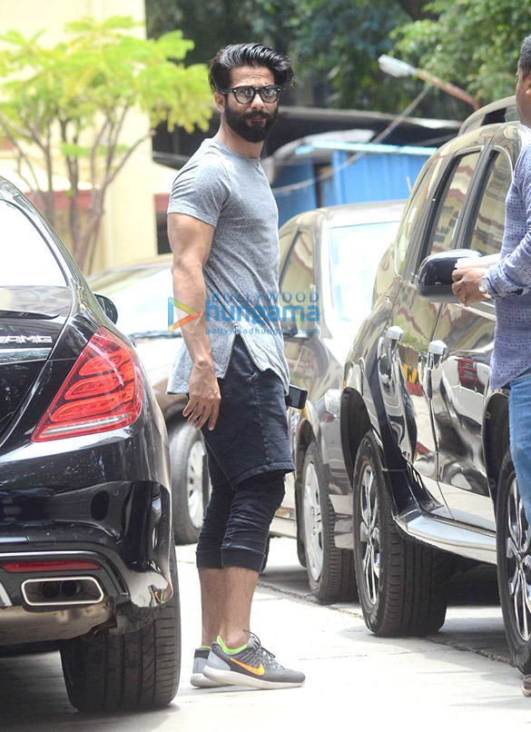 kareena kapoor khan shahid kapoor sooraj pancholi and mira rajput snapped at the gym 3