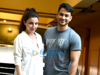 Kunal and Soha ali Khan snapped in Bandra