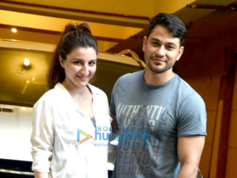 Kunal and Soha ali Khan snapped in Bandra