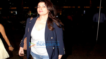 Malaika Arora, John Abraham and Twinkle Khanna snapped at the airport