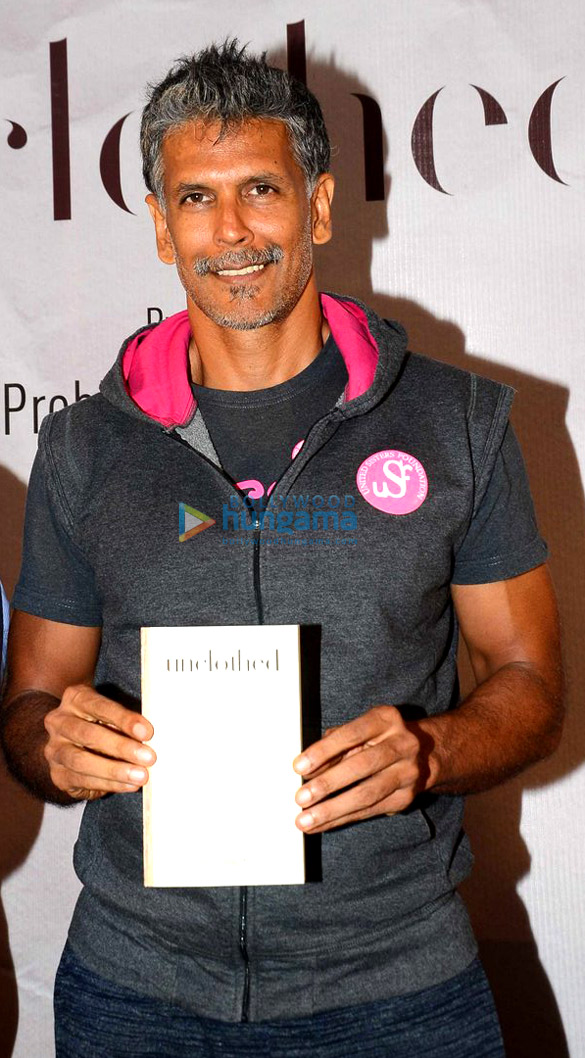 milind soman snapped at a book launch in bandra 2