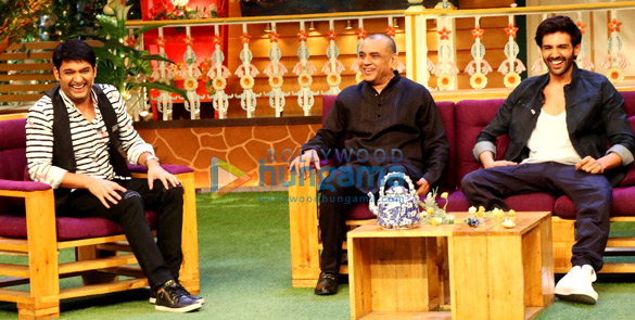 paresh rawal and kartik aaryan promote their film guest iin london in the kapil sharma show 3