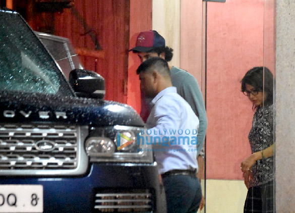 ranbir kapoor snapped in bandra 6