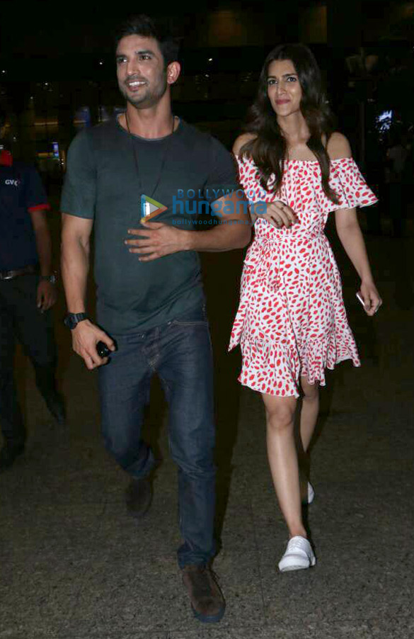 ranbir sushant kriti snapped at the airport 4