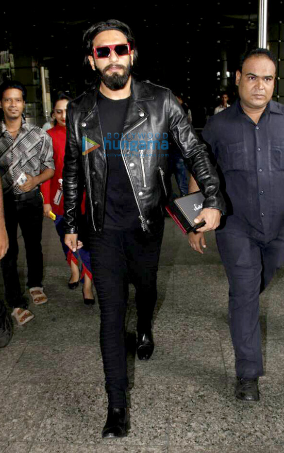 ranveer singh sushant singh rajput and kriti sanon spotted at the airport today 1