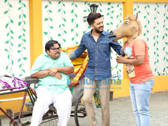 Riteish Deshmukh snapped promoting 'Bank Chor' on the sets of Chidiya Ghar
