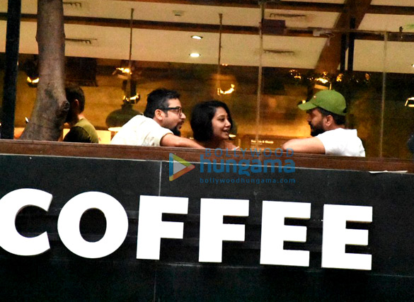 ritiesh enjoys a coffee session with close friends 2