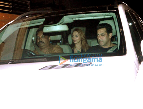 Salman Khan, Iulia Vantur and others grace the screening of ‘Tubelight’ at Yashraj Studio Salman Khan, Iulia Vantur and others grace the screening of ‘Tubelight’ at Yashraj Studio
