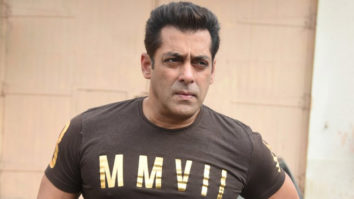 Salman Khan SINGING A Song Before Tubelight Group Interview