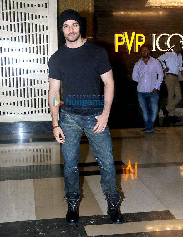 salman khan shah rukh khan and others snapped at tubelights screening 13
