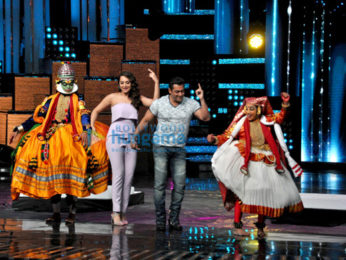 Salman Khan and Sohail Khan promote 'Tubelight' on the sets of Nach Baliye