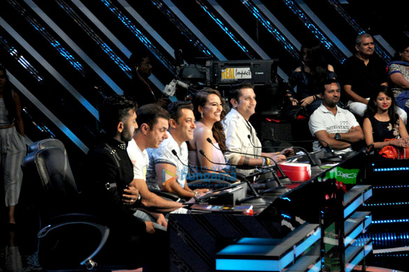 salman khan and sohail khan promote tubelight on the sets of nach baliye 5