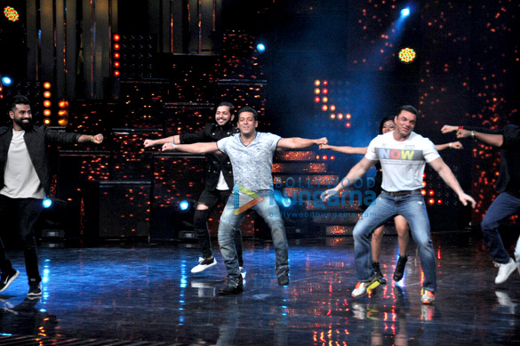 salman khan and sohail khan promote tubelight on the sets of nach baliye 6