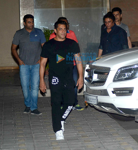 Salman Khan and family celebrate the Being Human cycle launch at Arpita’s house Salman Khan and family celebrate the Being Human cycle launch at Arpita’s house