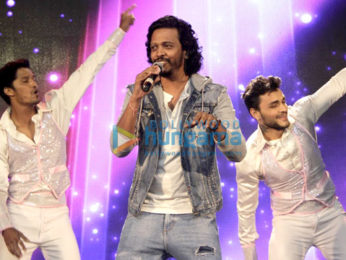 Salman Khan introduces Matin Ray Tangu at Tubelight song Launch