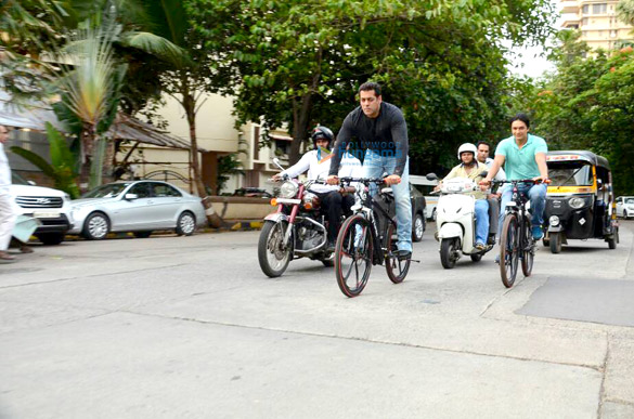 salman khan snapped during his film tubelights promotions 6