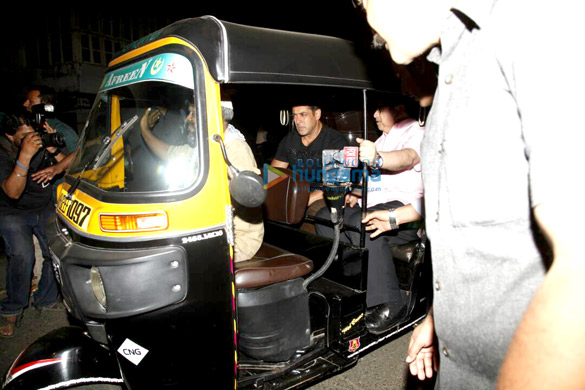 Salman Khan snapped taking a rickshaw ride after seeing off Katrina Kaif Salman Khan snapped taking a rickshaw ride after seeing off Katrina Kaif