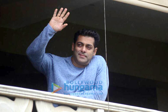 Salman Khan wishes all his fans Eid Mubarak from his home in Bandra Salman Khan wishes all his fans Eid Mubarak from his home in Bandra