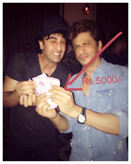 Shah Rukh Khan FINALLY QUITS and pays Rs. 5000 to Ranbir Kapoor. Read ALL THE DETAILS HERE!