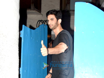 Sushant Singh Rajput, Sara Ali Khan, Amrita Singh and Abhishek Kapoor snapped at Olive