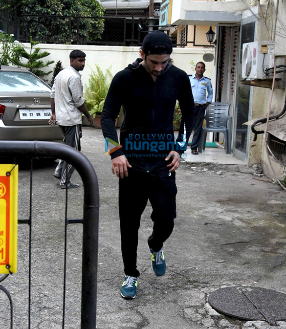 sushant singh rajput snapped post a meeting in bandra 4