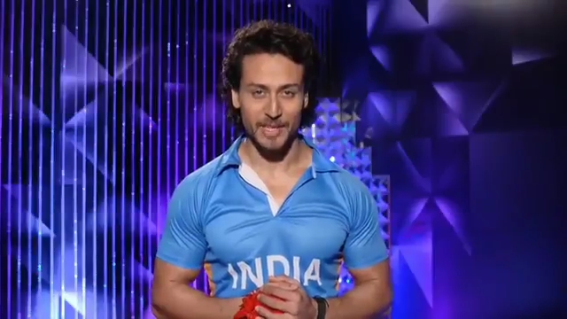 Check out Tiger Shroff Cheering for Team India!!