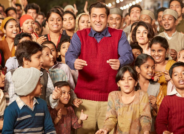 Tubelight (1)56