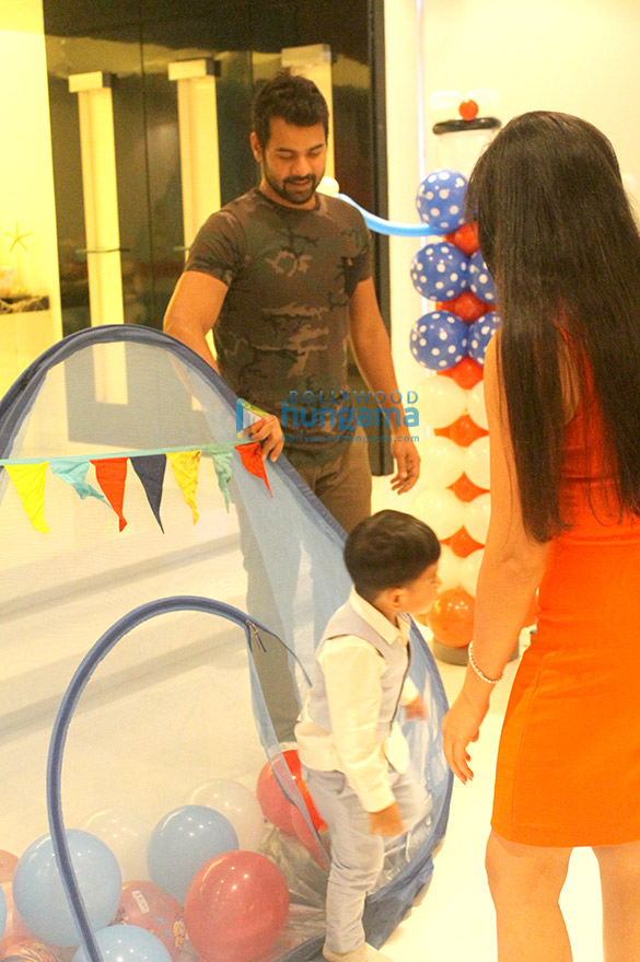 tusshar kapoor celebrates son laksshyas 1st birthday at his home in juhu 16