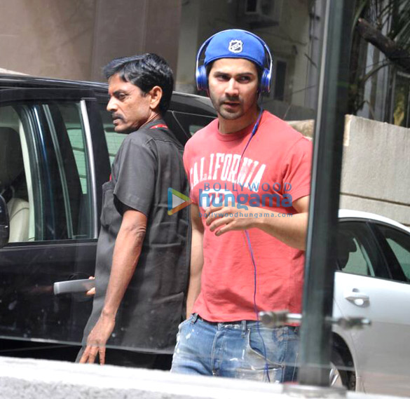 varun dhawan snapped at his office in juhu 3