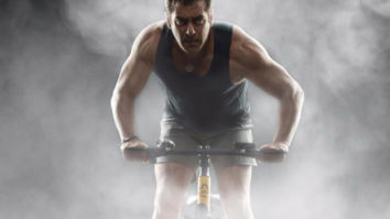 WOW! Salman Khan goes cycling on the streets of Mumbai and surprises his fans
