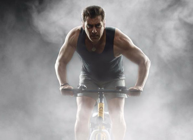 WOW! Salman Khan goes cycling on the streets of Mumbai and surprises his fans